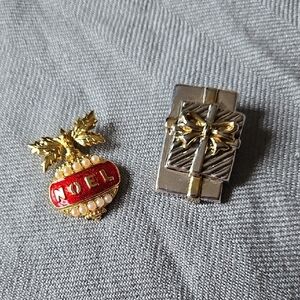 Christmas Brooch And Pendant